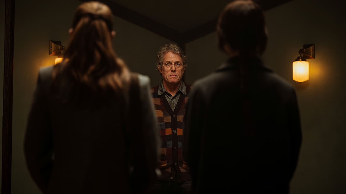 Szenenbild aus Heretic mit Hugh Grant