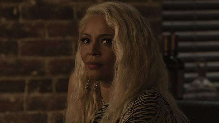 The Penguin - Staffel 1: Carmen Ejogo als Eve Karlo