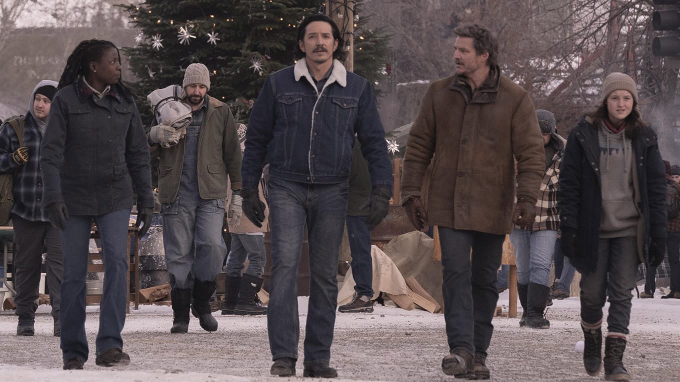 Rutina Wesley als Maria, Gabriel Luna als Tommy, Pedro Pascal als Joel und Bella Ramsey als Ellie The Last of Us Staffel 1 Folge 6