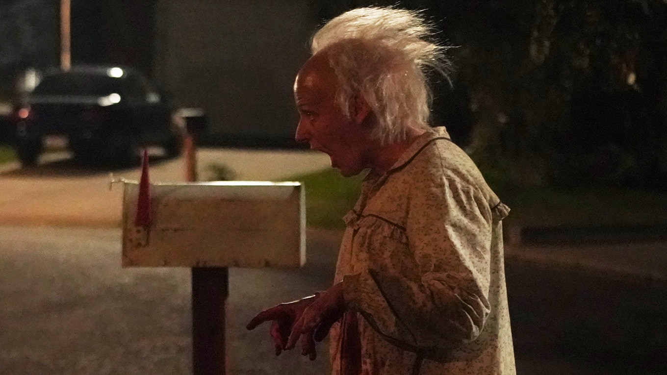 Bild einer Infizierten im Frühstadium in The Last of Us Staffel 1