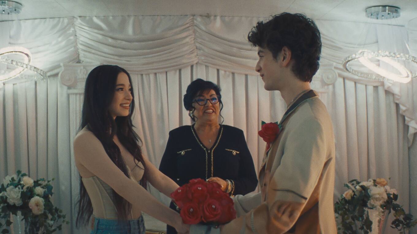 Szenenbild aus dem Film Anora mit 