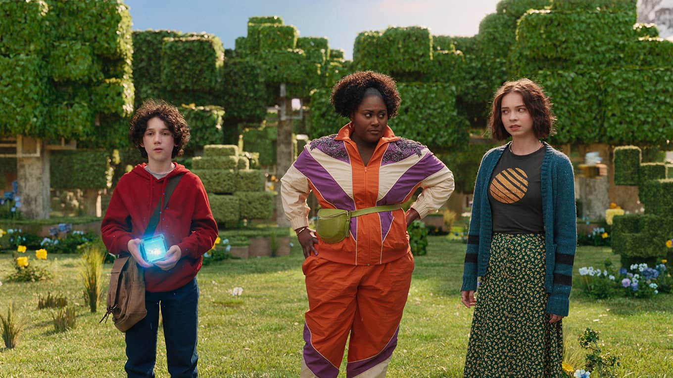 Szenenbild aus Ein Minecraft Film mit Sebastian Eugene Hansen als Henry, als Danielle Brooks Dawn und Emma Myers als Natalie