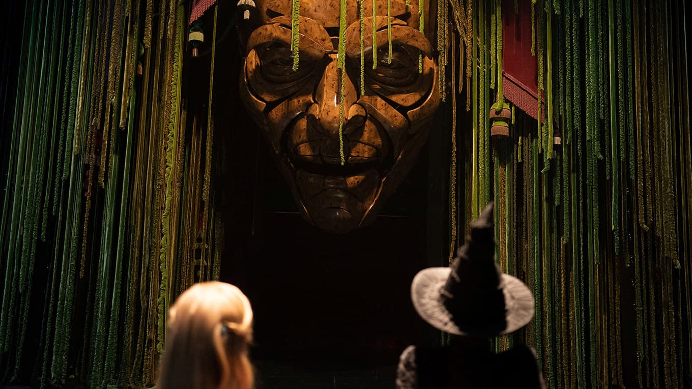 Szenenbild aus dem Musicalfil Wicked