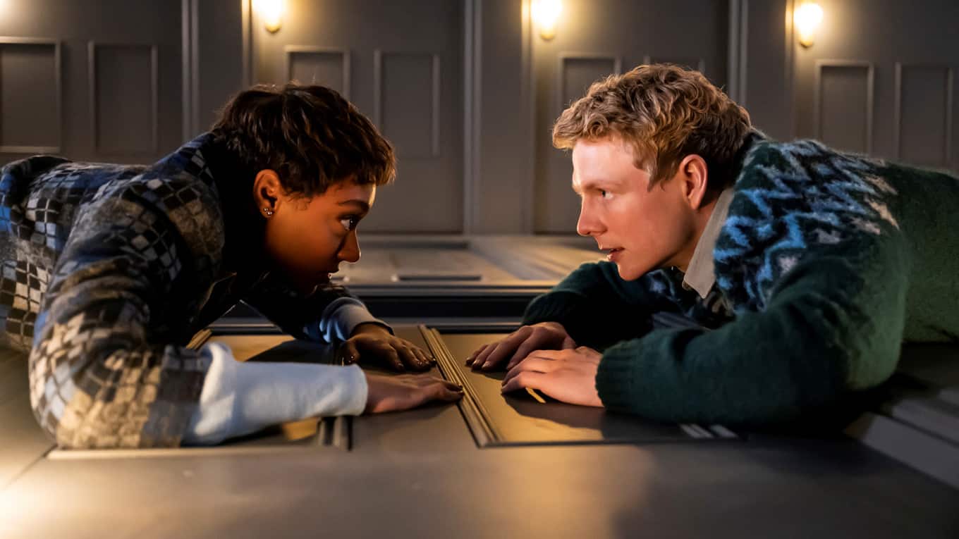 Paul (Patrick Gibson) und Sopie (Sophie Wilde) wollen Wells Pläne durchkreuzen.