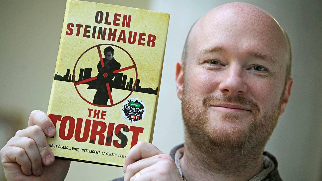 Der amerikanische Schriftsteller Olen Steinhauer veröffentlichte 2009 seinen Roman 