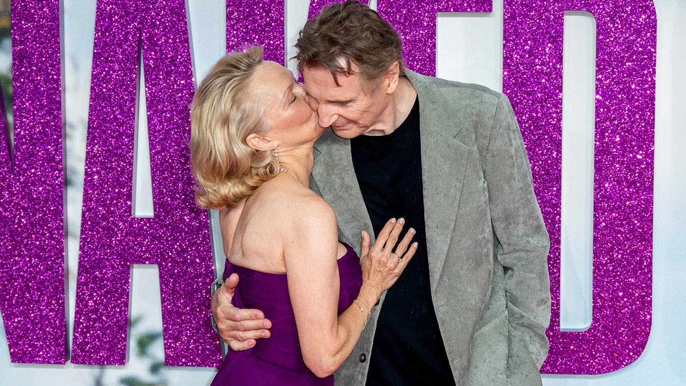 Turteln für die Kameras: Pamela Anderson und Liam Neeson bei der 