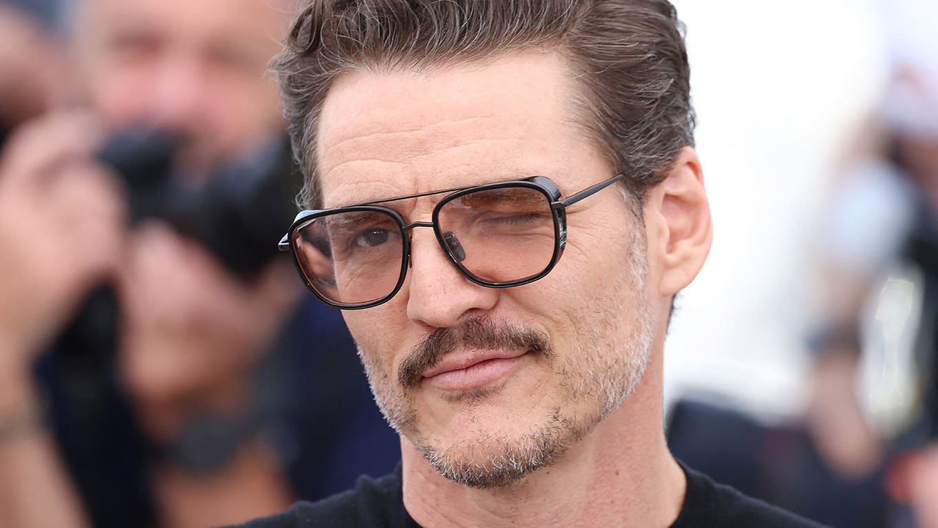 Pedro Pascal flirtet mit der Kamera beim Pressetermin während der Internationalen Filmfestspiel in Cannes.