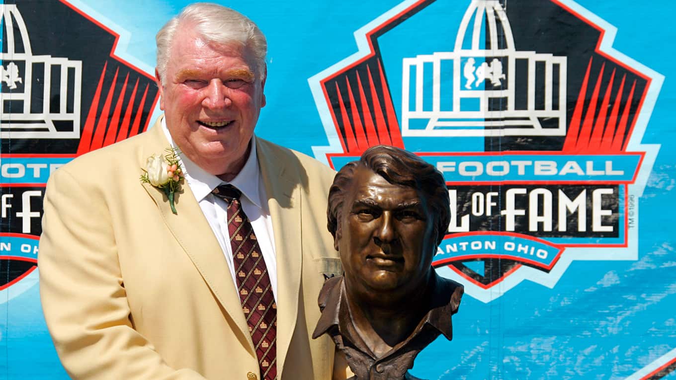 John Madden bei der Aufnahme in die Hall of Fame 2006