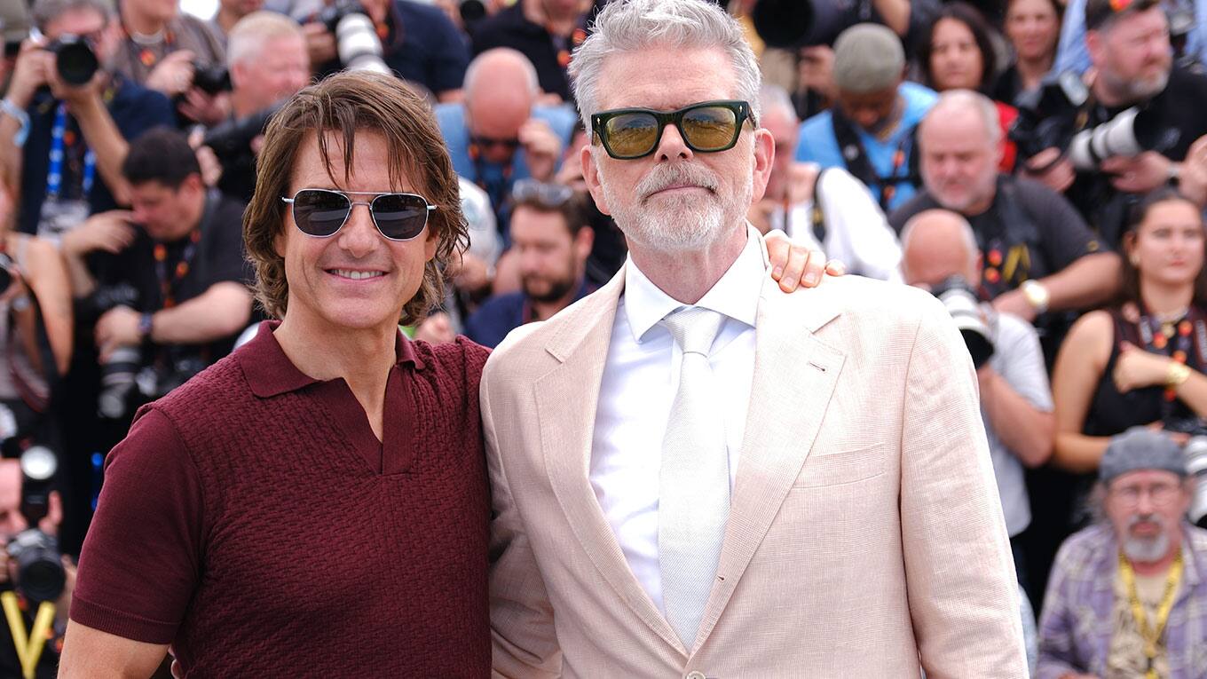 Foto von Regisseur Christopher McQuarrie und Hollywoodstar Tom Cruise