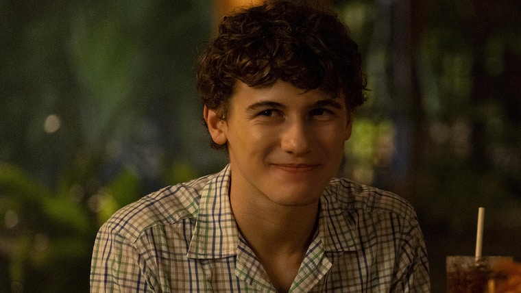 Sam Nivola spielt Lochlan Ratliff in "The White Lotus"