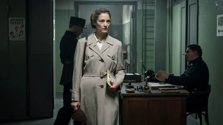 Simone Strasser (Vicky Krieps)